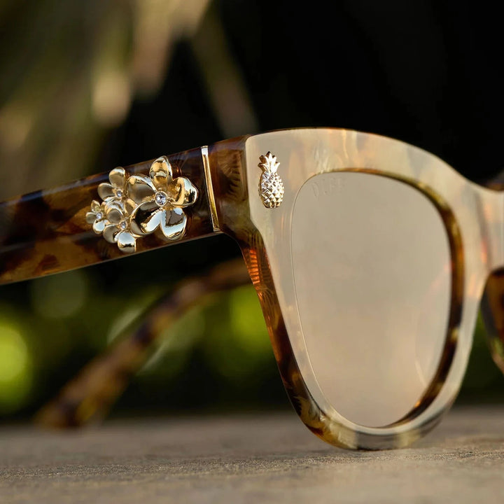 DIFF Sunglasses White Lotus - Hawaii Coconut Sunglasses