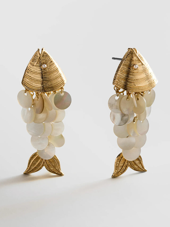 BaubleBar Earrings Pearl / Gold Ripple Effect Fish Earrings