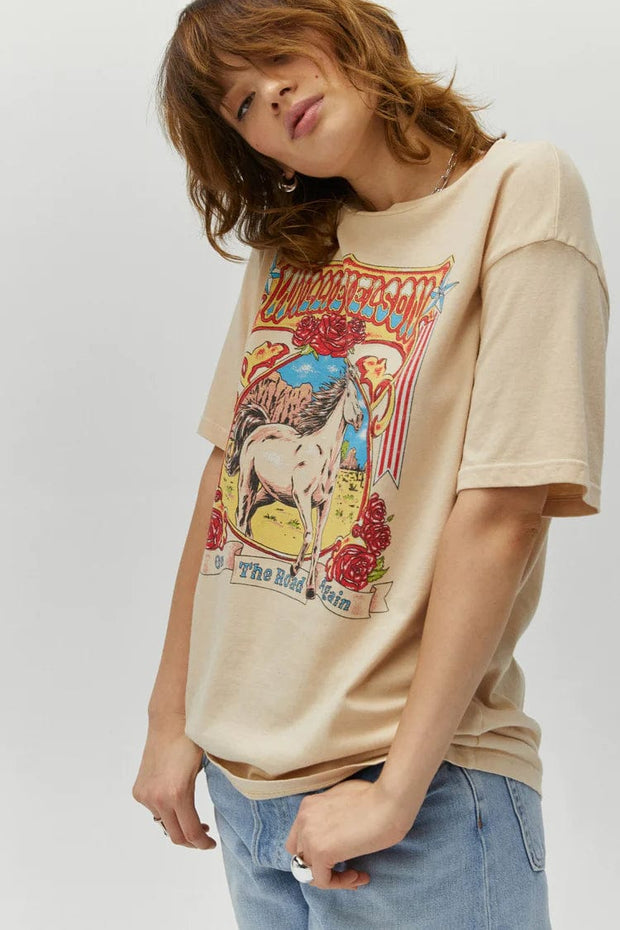 Daydreamer Graphic Tee Sand / Small Road Again Weekend Tee