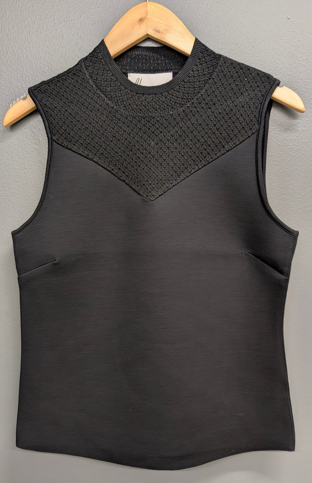 Design History New York Top Black / XS Erika Modal Top