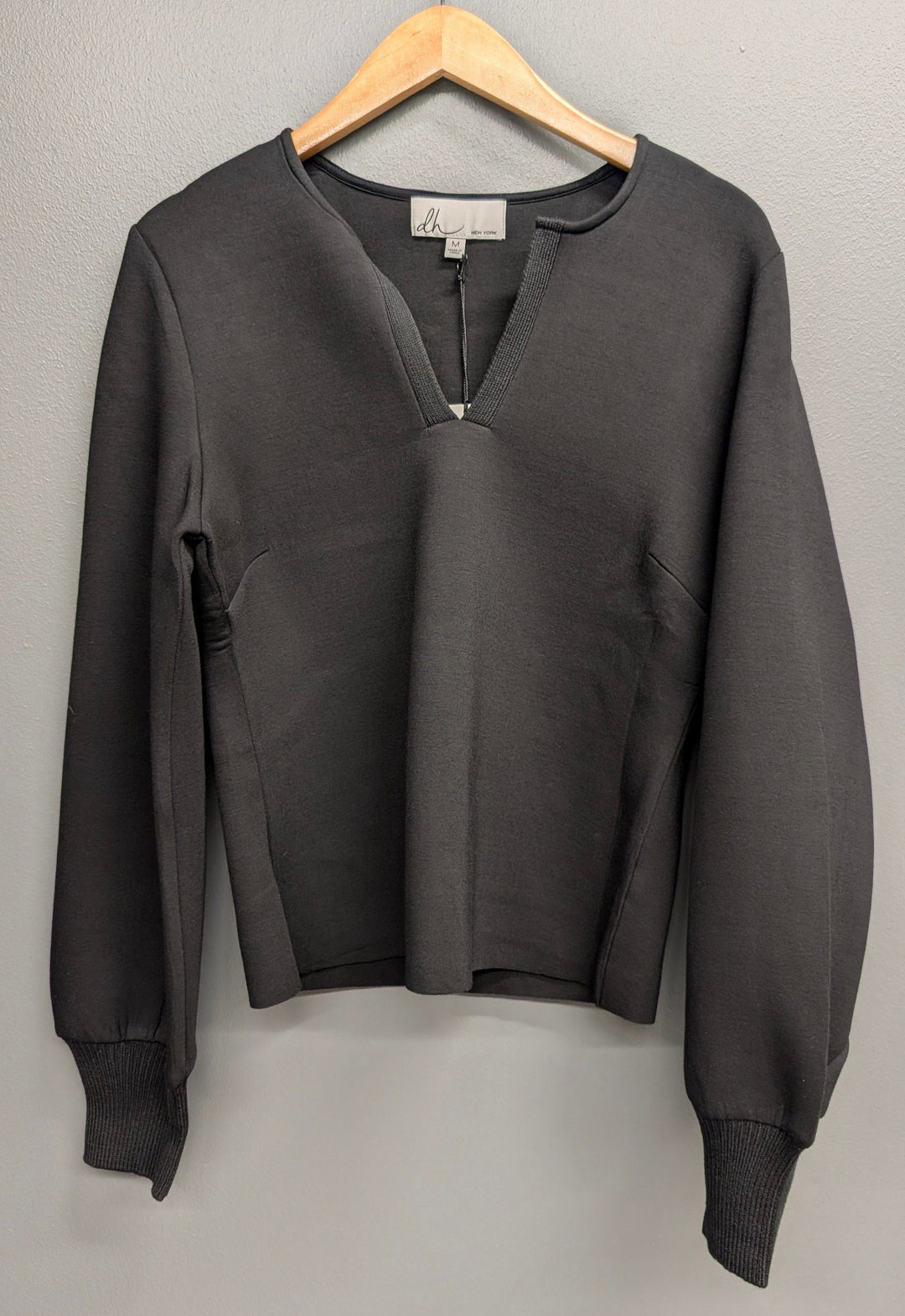 Design History Top Elise V-Neck Comfort Top