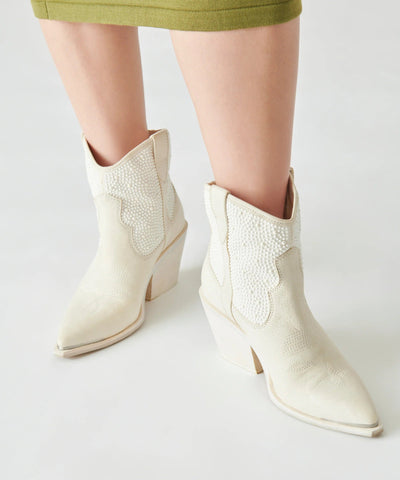 Dolce Vita Bootie Off White Pearls / 6 Nashe Booties