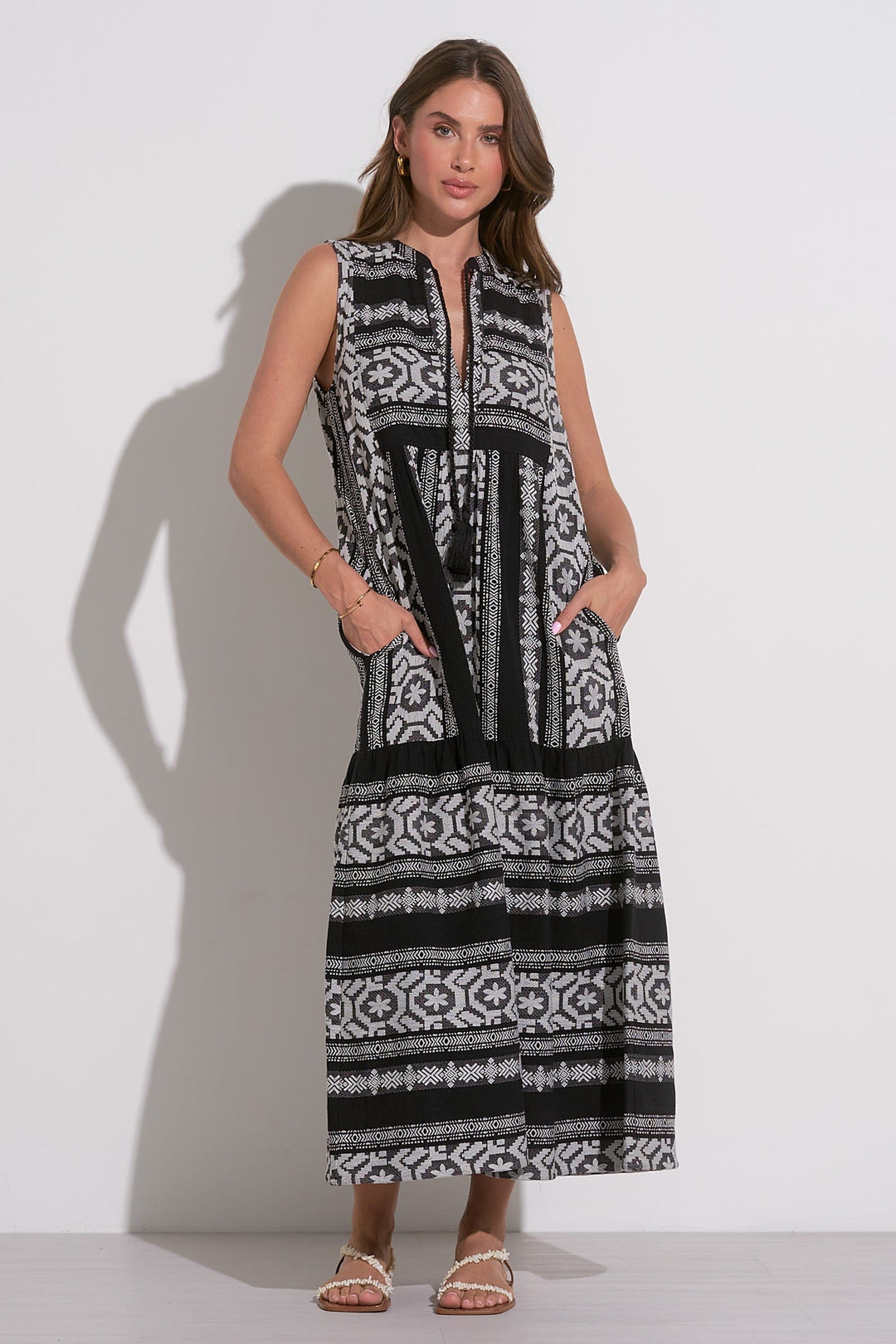 Elan Dress Black White / S Ariana Maxi Dress