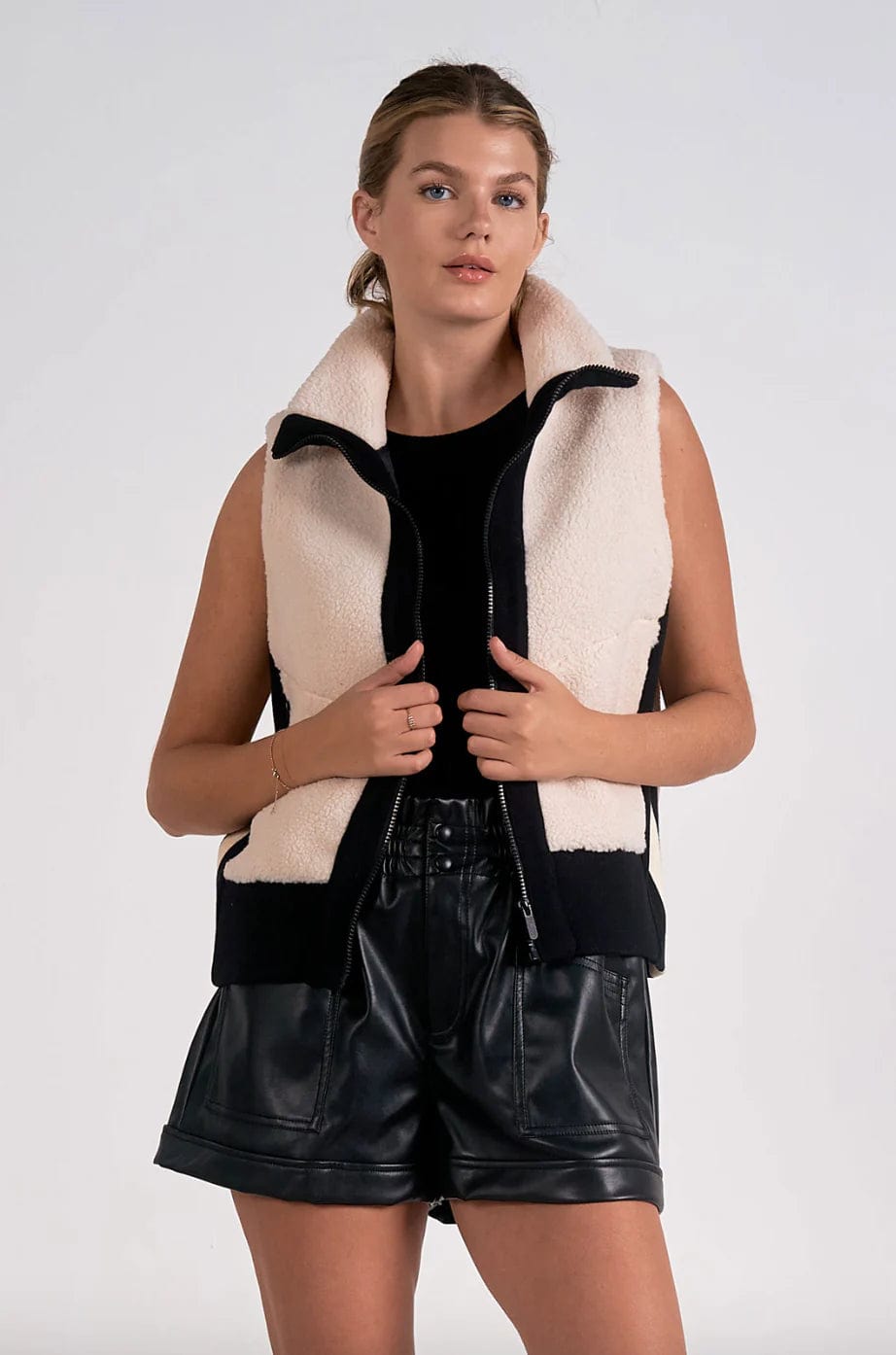 Elan Vest Off White / S Teddy Vest