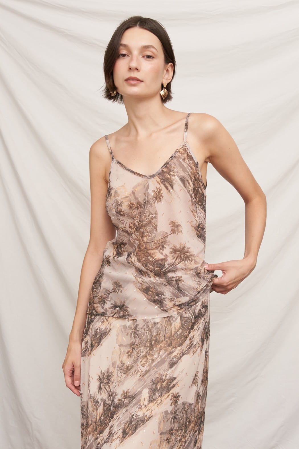 En Creme Arielle Luxe Top, elegant women’s top shown in a close-up product image