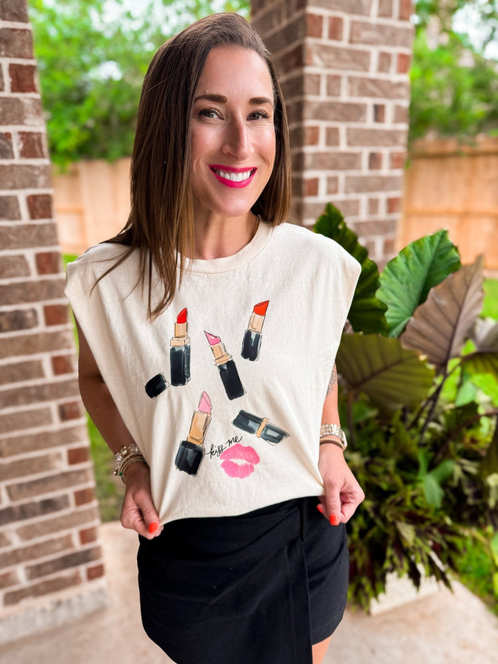 Girl Babble Tees Graphic Tee Kiss Me Tee