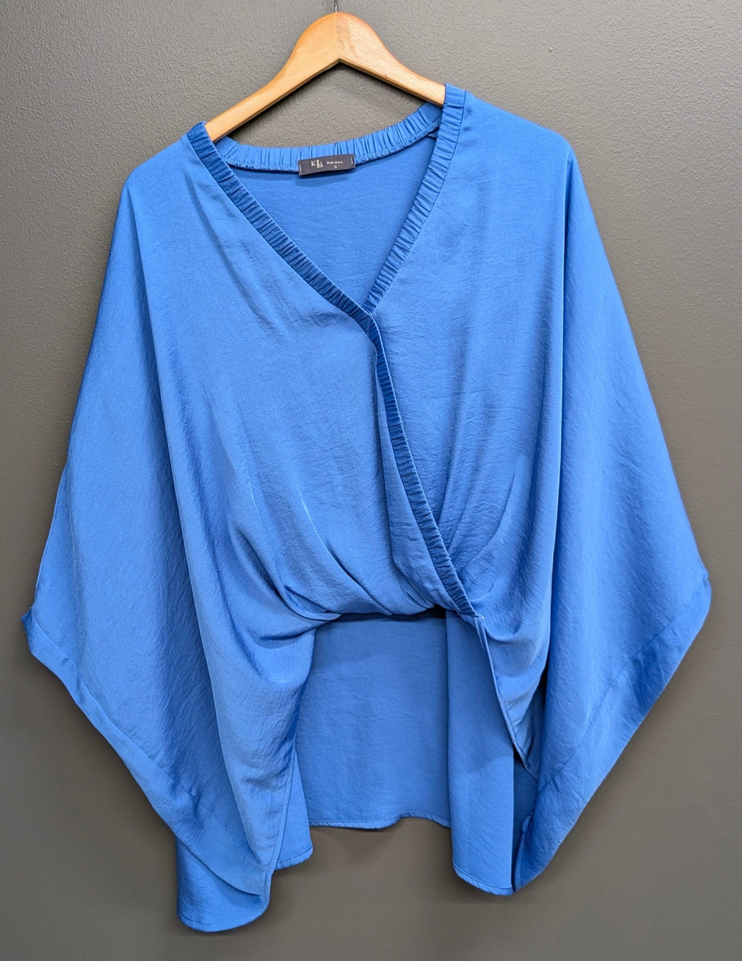 KLd. Signature Top Blue / S Cora Satin Wrap Top