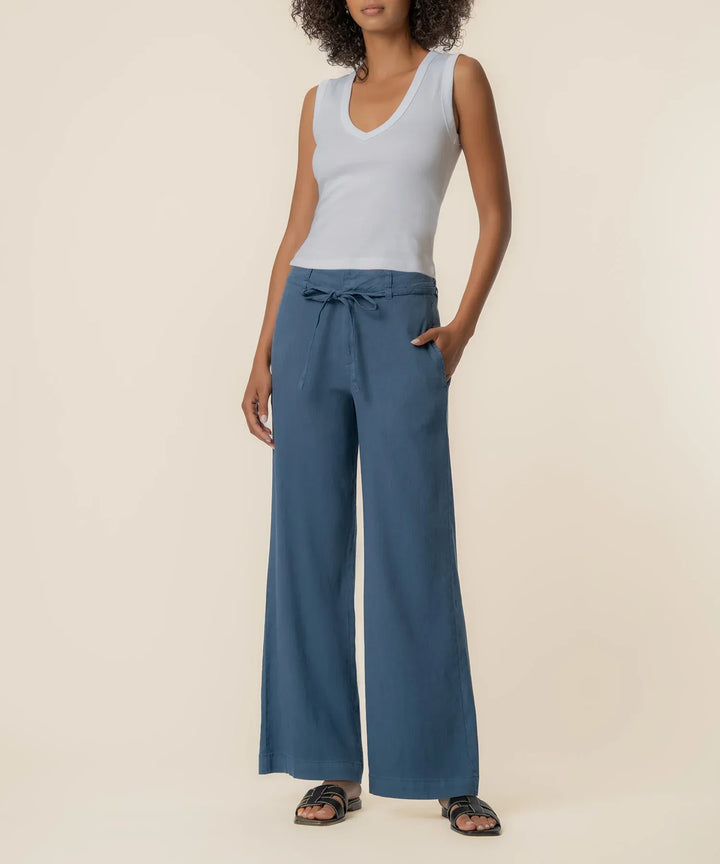 KUT from the Kloth Meg Linen Wide Leg Pant in coastal blue, lightweight linen pants with a relaxed fit and wide-leg design.