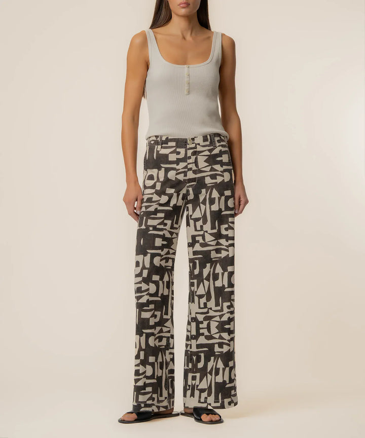 KUT from the Kloth Meg Linen High Rise Wide Leg Pants, beige linen pants with a relaxed fit and high waist.