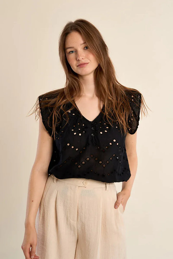 Lili Sidonio Top Black / XS Talia Open Embroidery Top