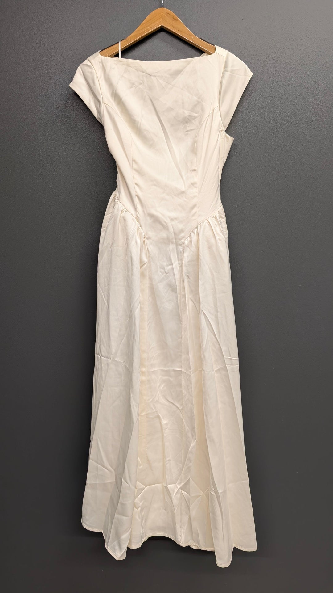 Mable Dress Cream / S Ellie Satin Midi Dress