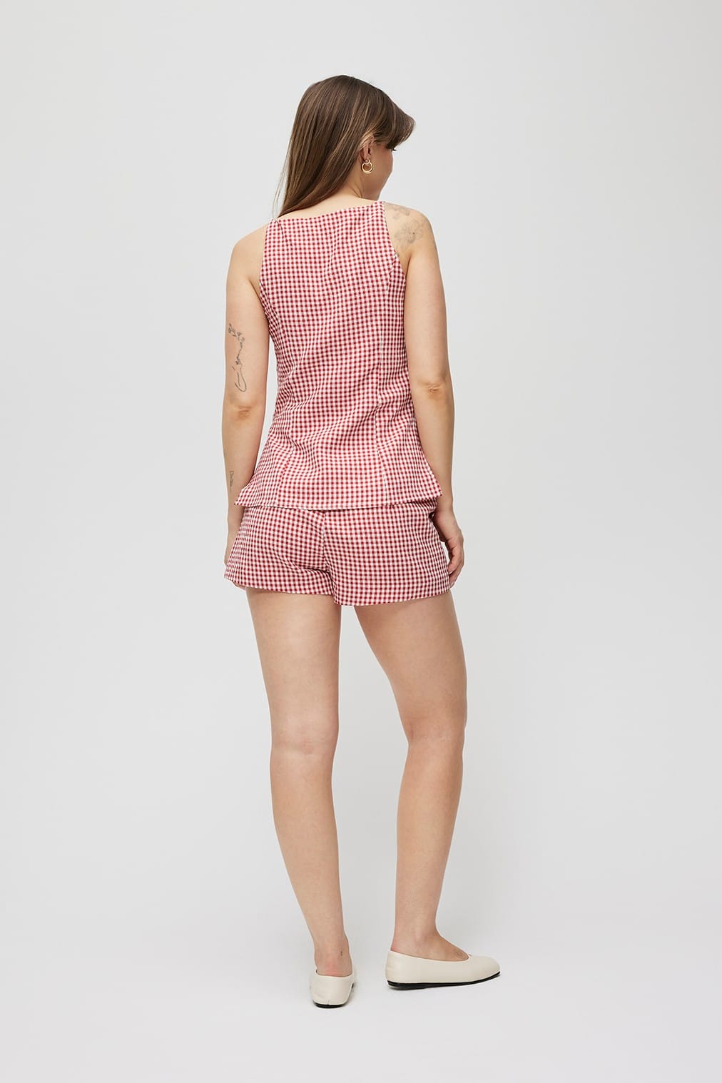 MOD REF Madeline Shorts, stylish casual shorts with a relaxed fit and adjustable waistband, shown in a neutral fabric.