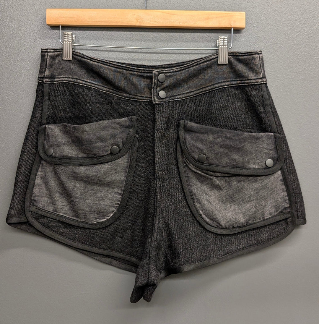 Stitch &amp; Co. Shorts Washed Black / S Tessa Wide Leg Shorts