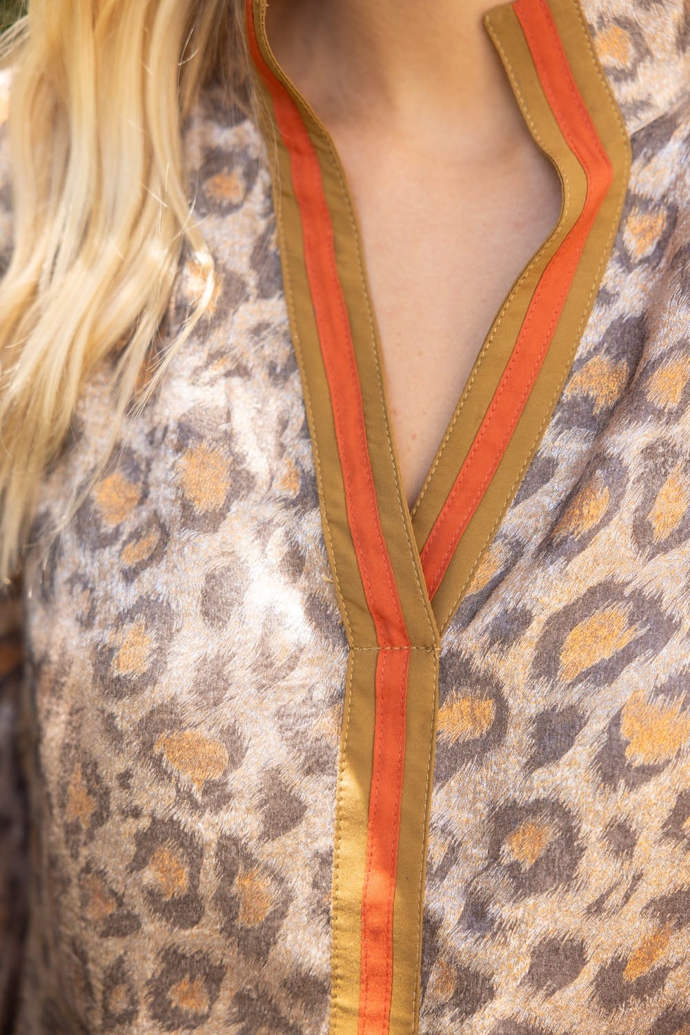 Voy Top Josie Leopard Metallic Top