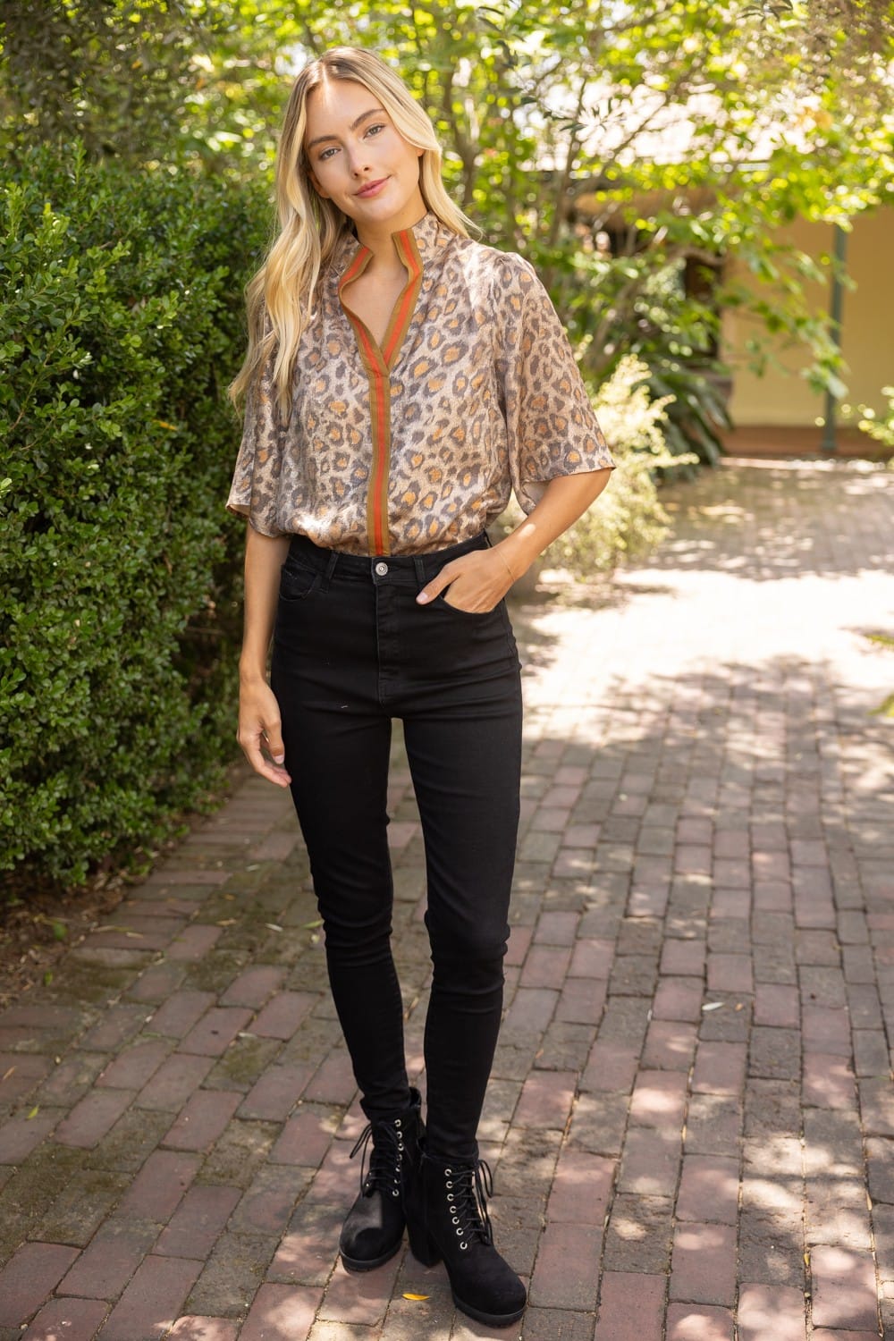 Voy Top Josie Leopard Metallic Top