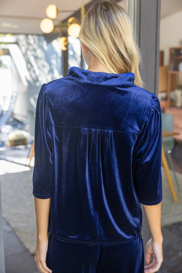 Voy Yara Contrast Top with contrasting panels and short sleeves